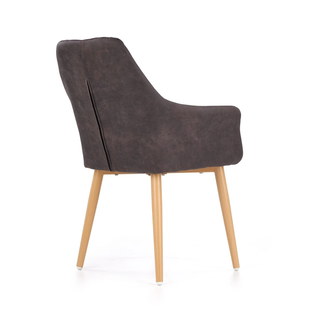 Elegantiška sofos komplektacija su minkštais pagalvėmis