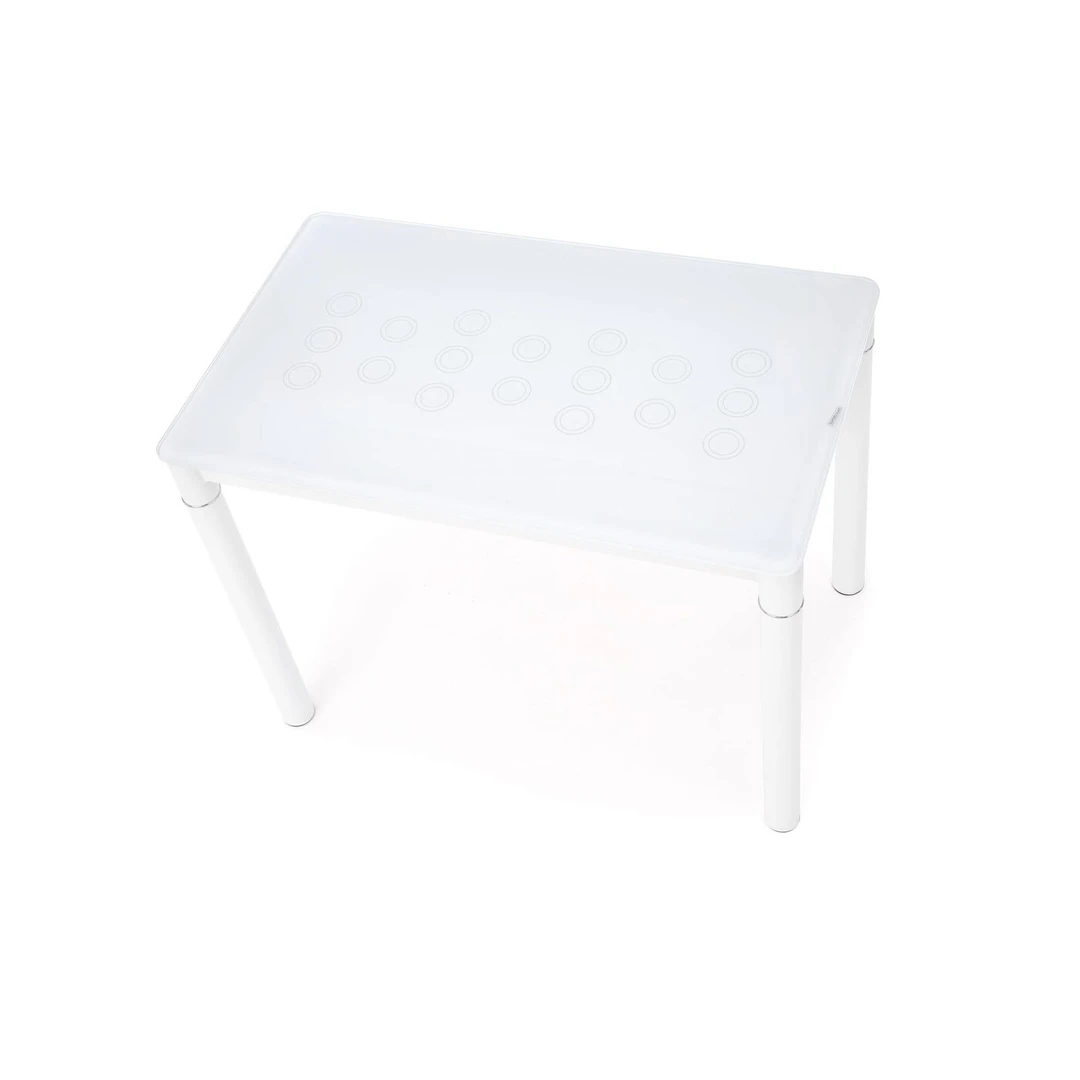 Šiuolaikiškas lygių linijų valgomasis stalas