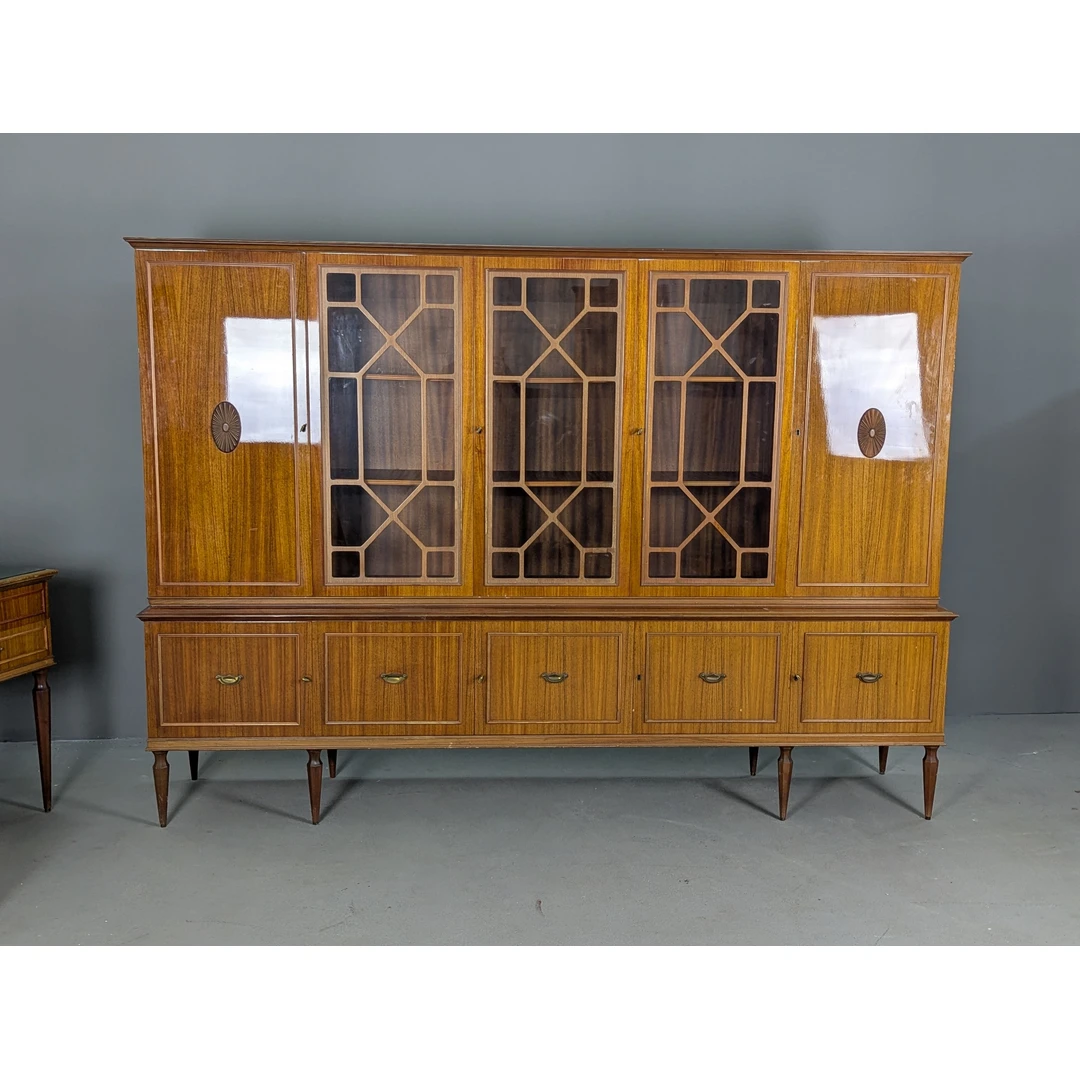 Vintažinė knygų spinta su stiklo durelėmis