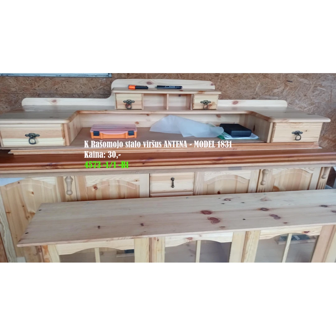 Modernus rašomasis stalas ANTENA 1831 su mediniu viršumi