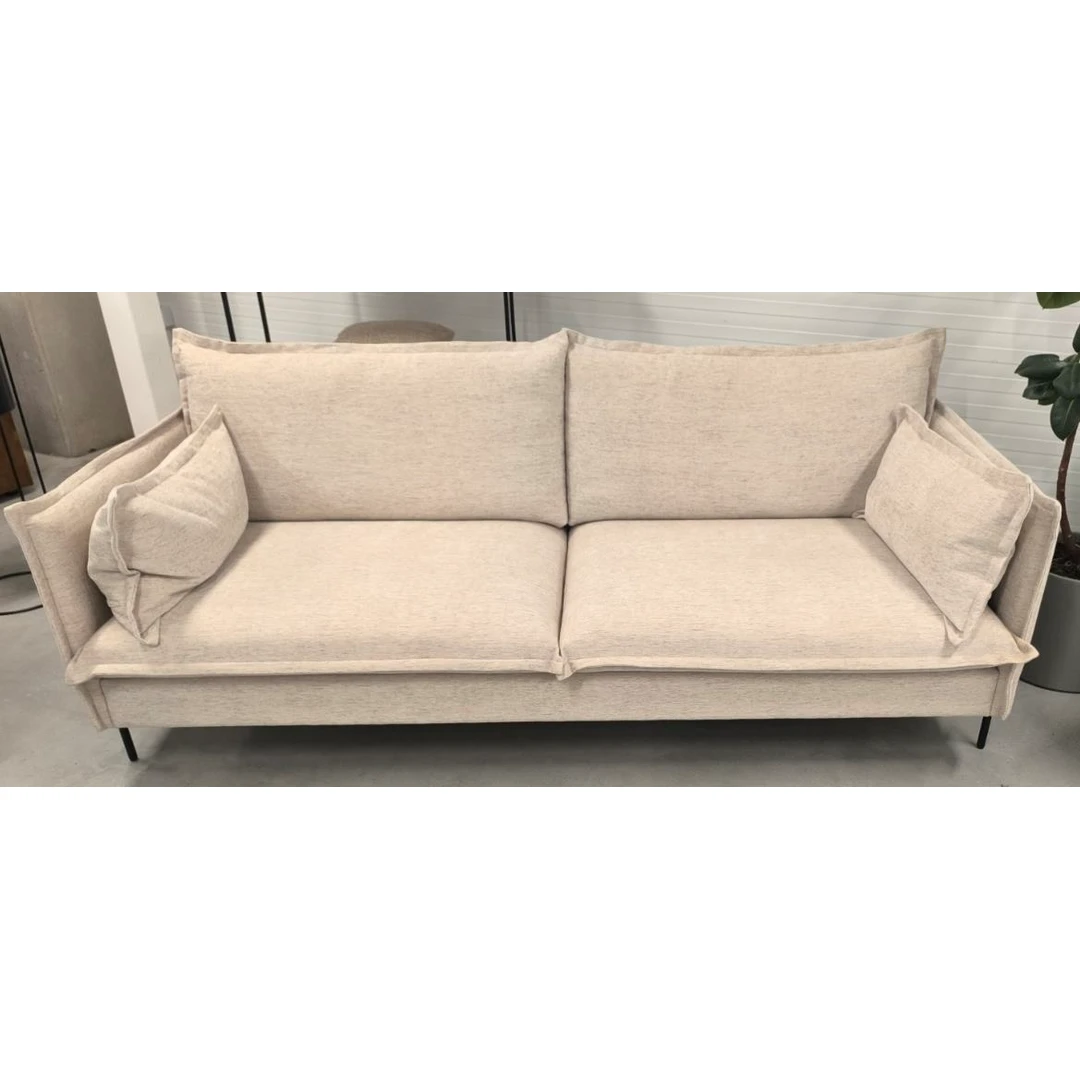 Naujausias 2 metrų sofos modelis