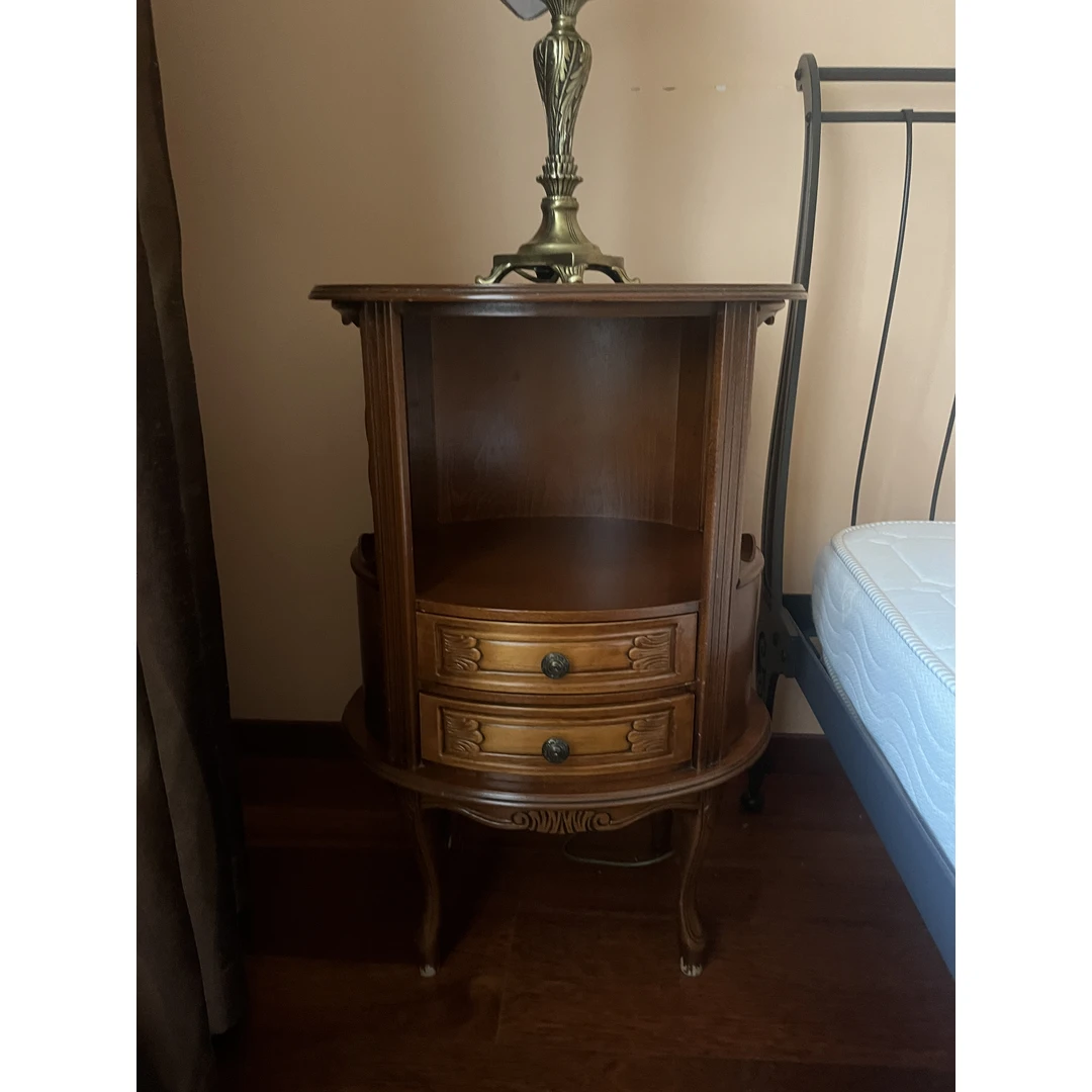 Naktinė spintelė - Naktinės spintelės