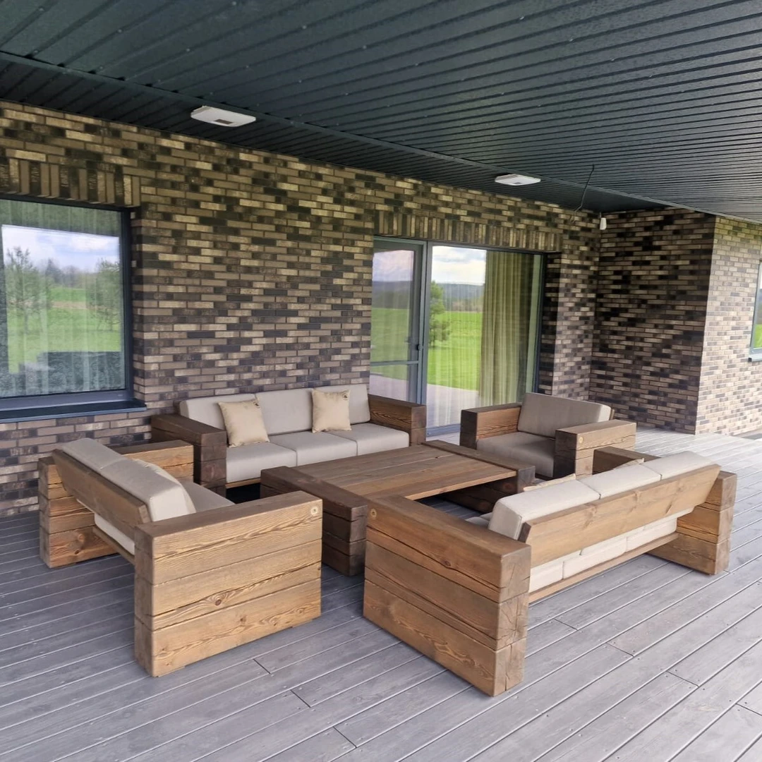 Elegantiška 3 ir 2 vietų sofos komplektas su staliuku ir foteliu