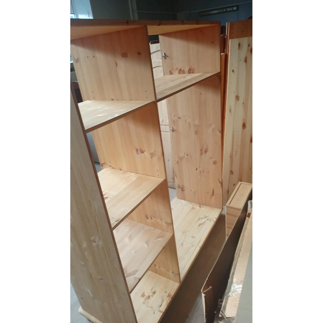 Elegantiška medžio masyvo spinta su antresoliu