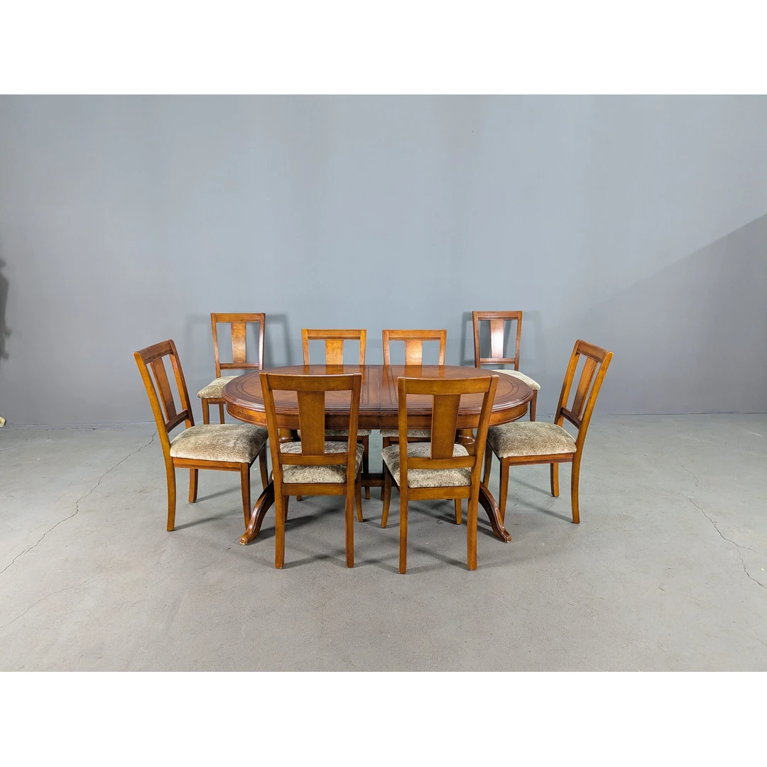 Erdvus valgomojo komplektas su išskleidžiamu stalu