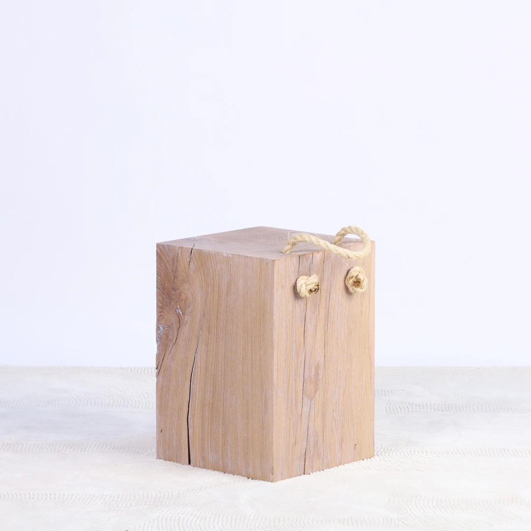 Natūralaus ąžuolo kubas su ratukais