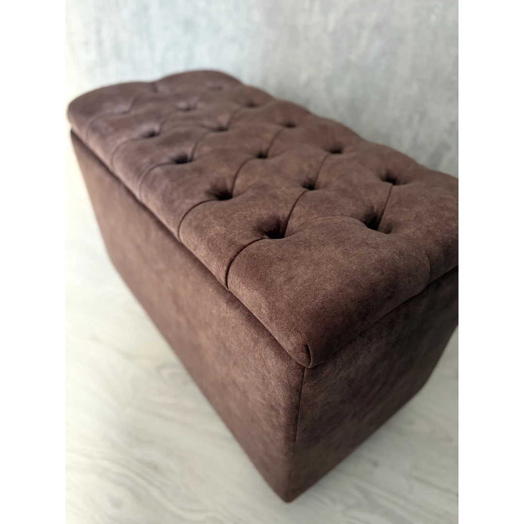 Pufas Chesterfield su daiktadėže