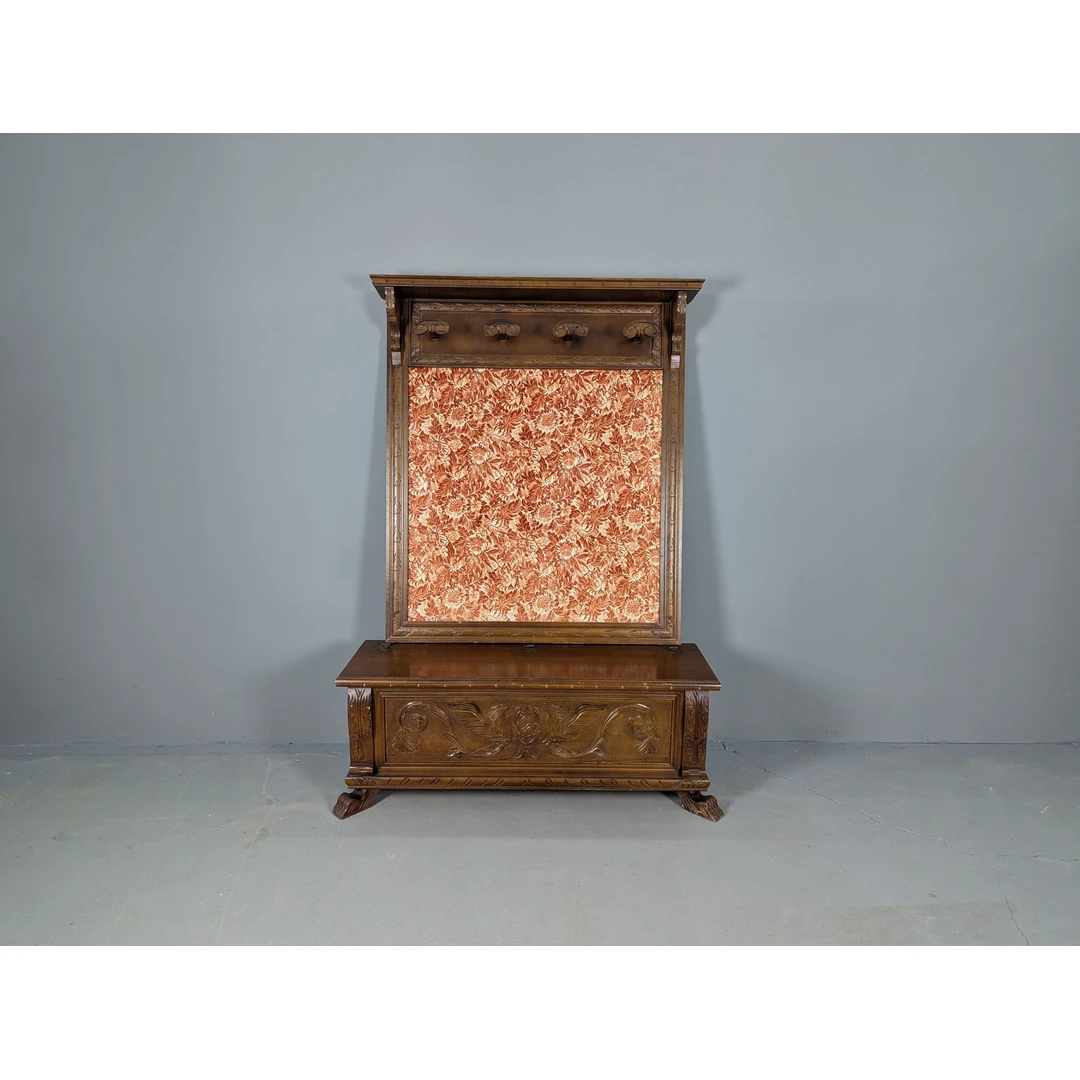 Graži kabykla su skrynia prieškambariui