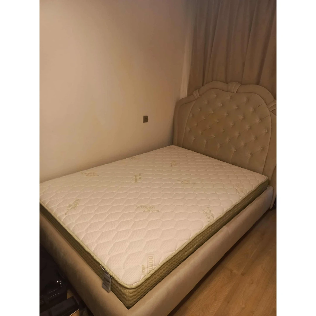 Prabangus lovos rėmas su kokybišku čiužiniu