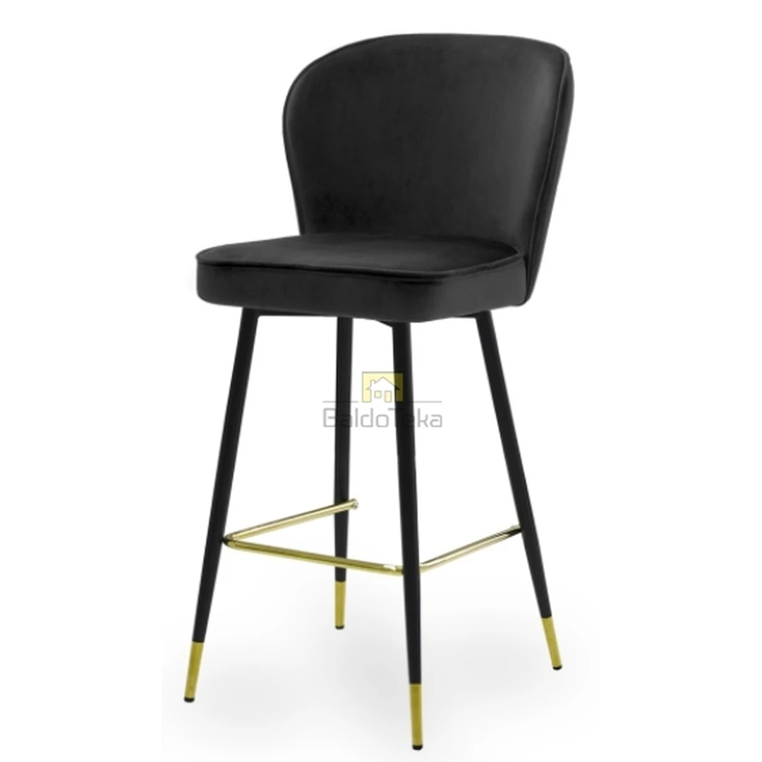 Madingi juodi sofai su aksominiu audiniu ir aukso akcentais