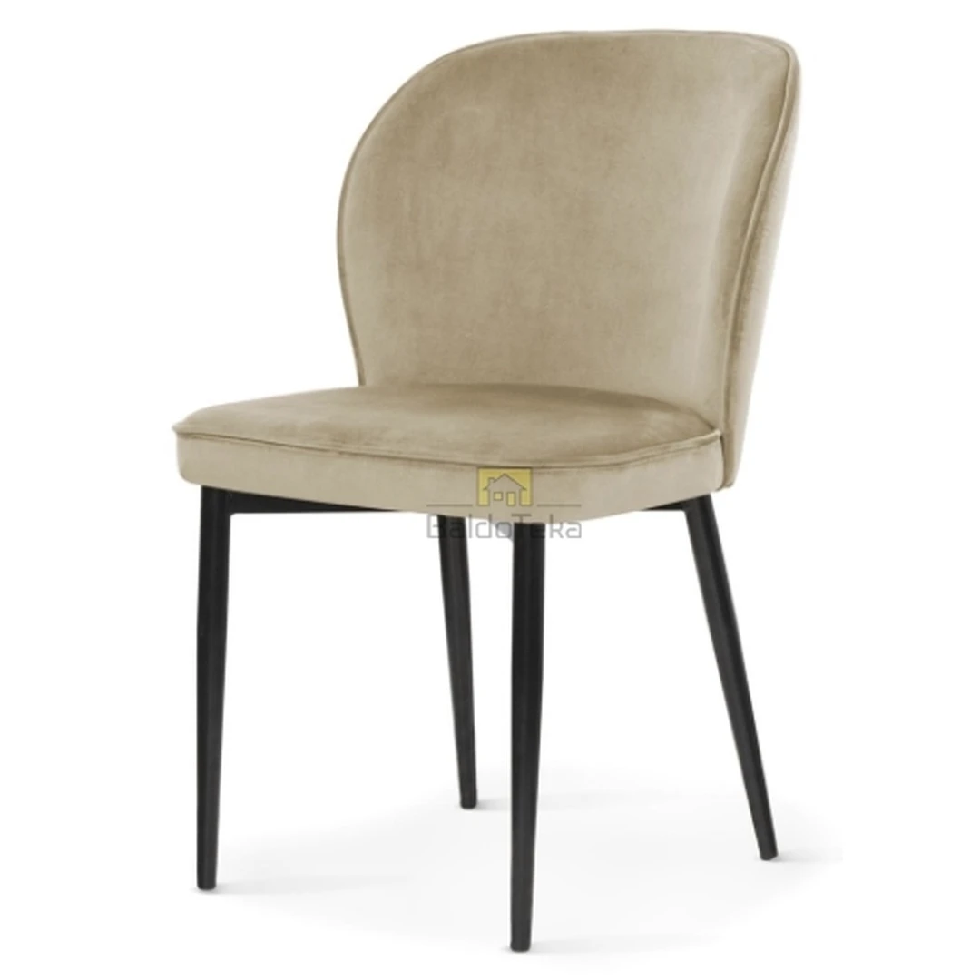 Aksominis sofos audinys su metališkomis kojelėmis