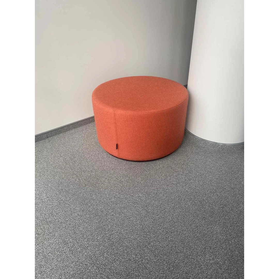 Stylish apvalus pufas – puikus papildymas jūsų interjerui