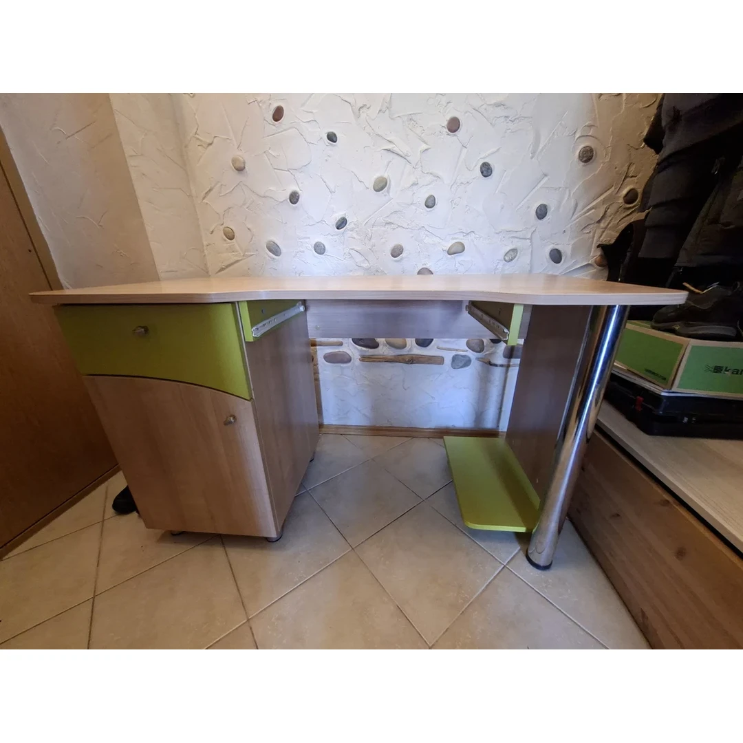 Dovanoju rašomąjį stalą