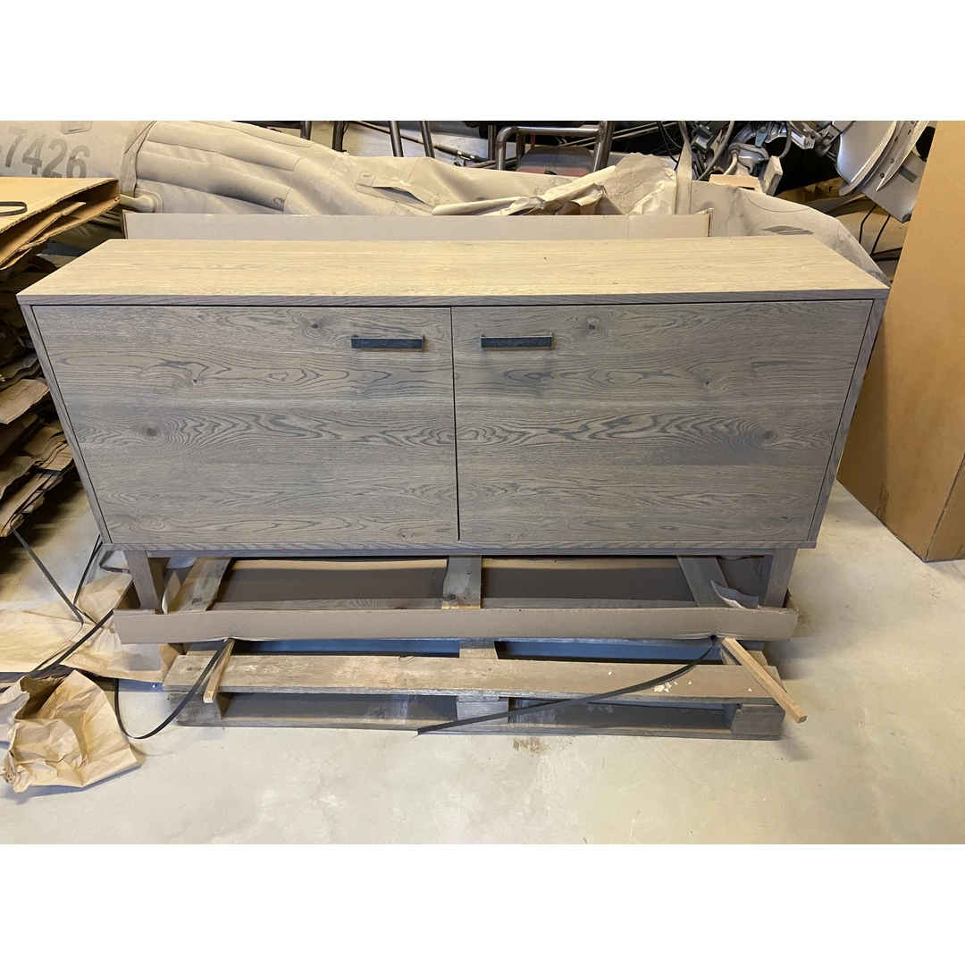 Moderni skandinaviška ąžuolo komoda su erdviu laikymu