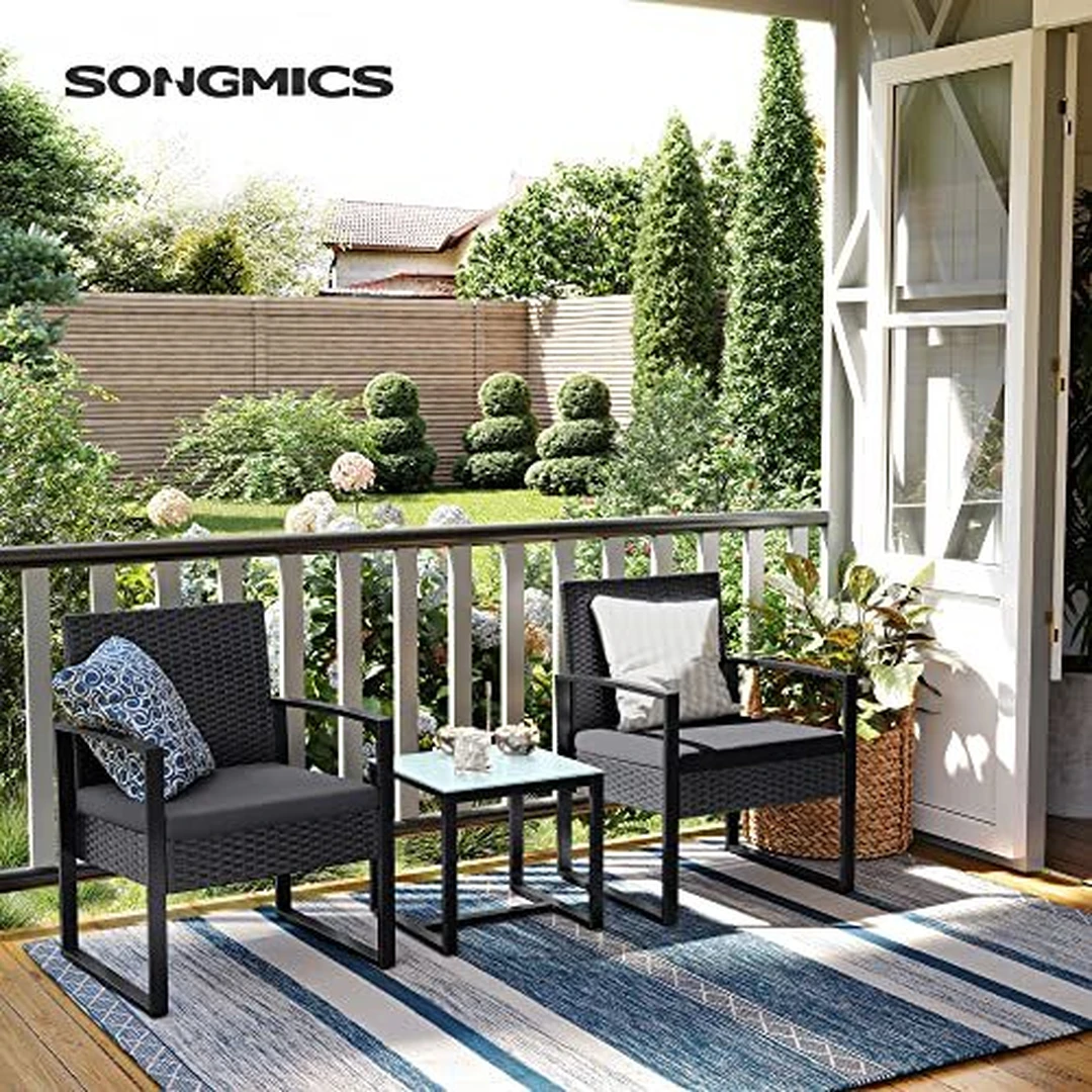 PE polirotangas suteikia unikalų atspalvį ir sodui žavesio