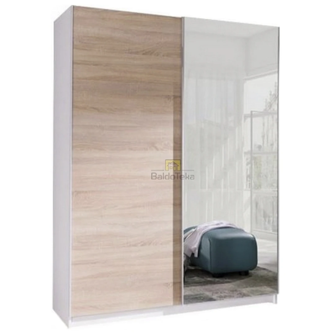 Šiuolaikiška spinta su ąžuolo dekoro elementais