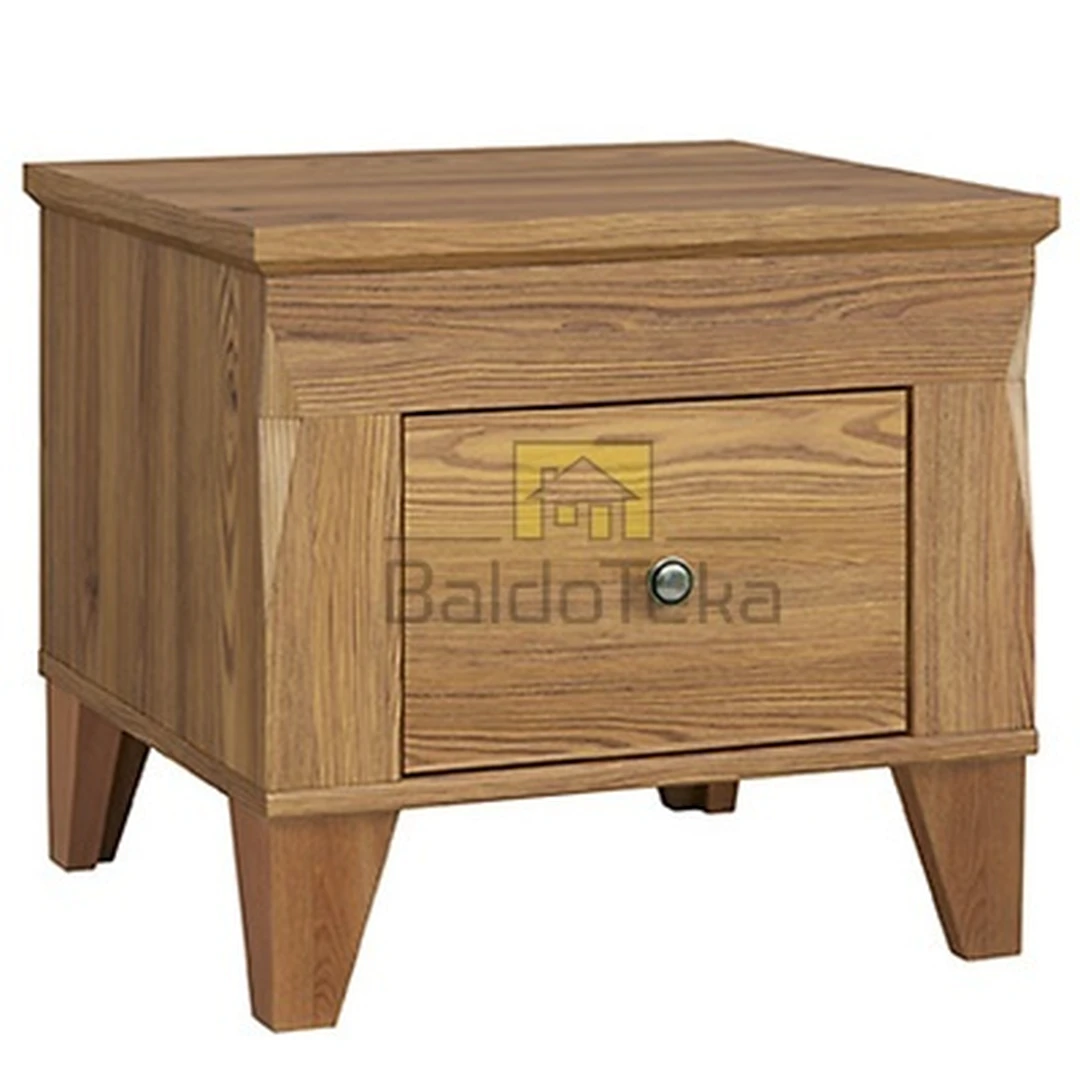 Komoda Sibiu – modernus dizainas su auksiniu maumedžio atspalviu