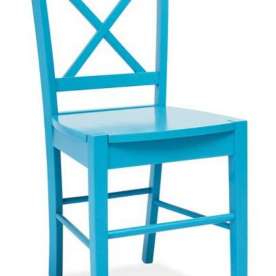 Mėlynos kėdės iš natūralaus medžio – modernus ir patogus sprendimas