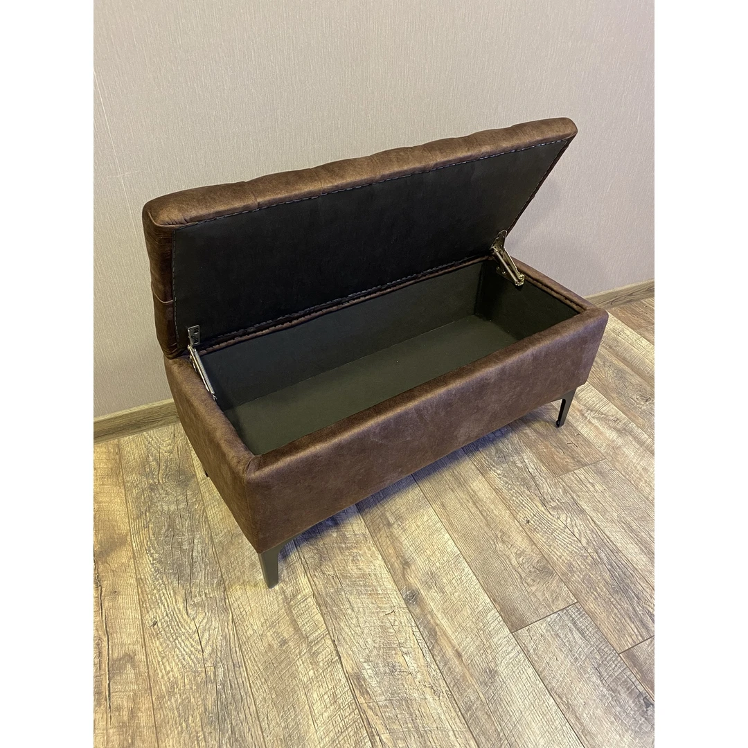 Stylingi Chester stiliaus minkštuoliai su daiktadėže