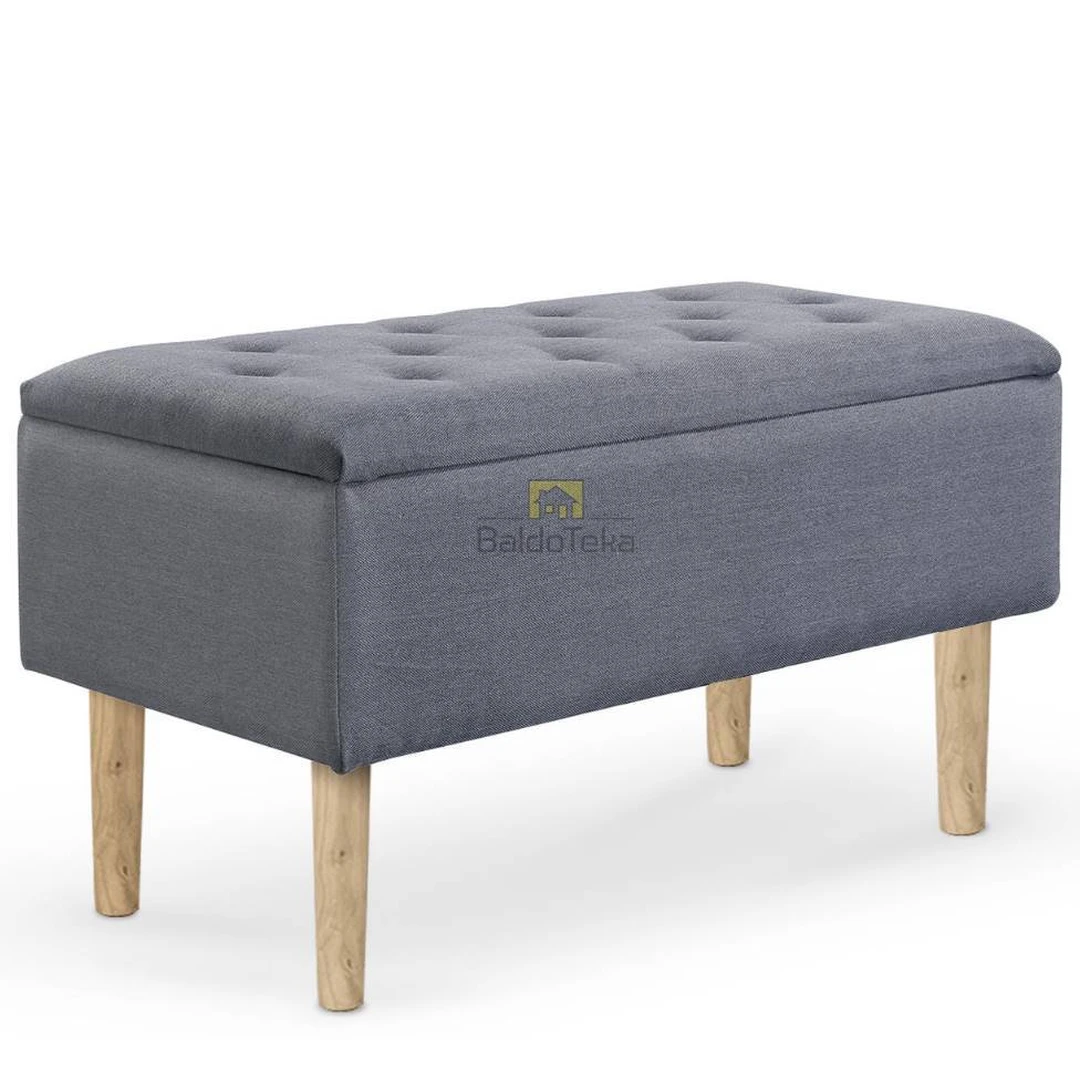 Modernus gobeleno fotelis natūralaus medžio rėmu