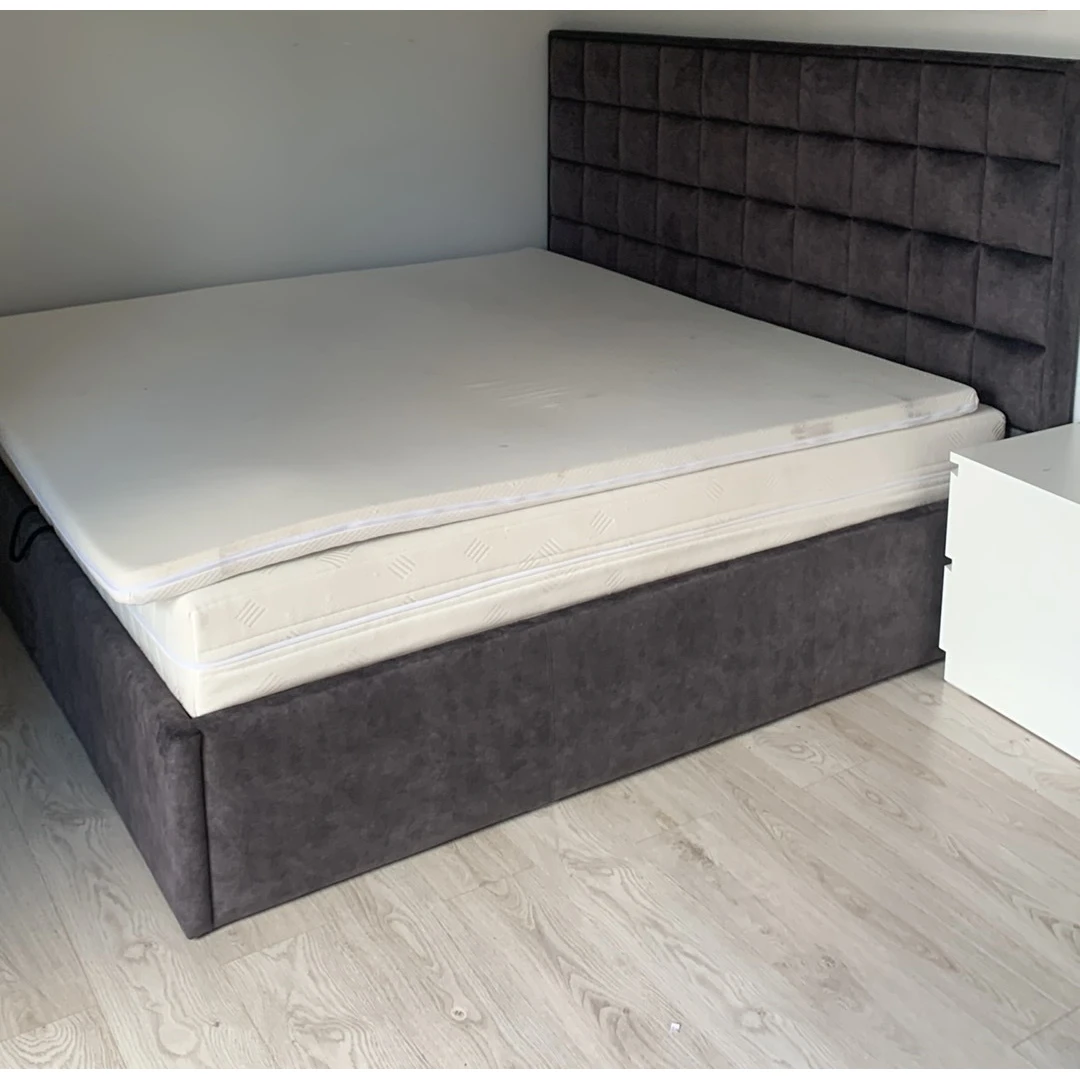 Dvigulė 2m lova su patogiu miego patogumui