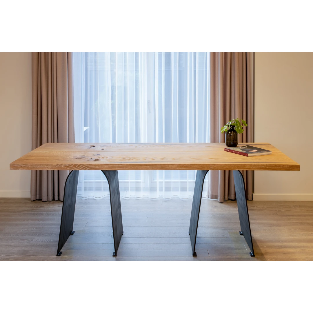 Natūralus su akcentais ažuolų stalas