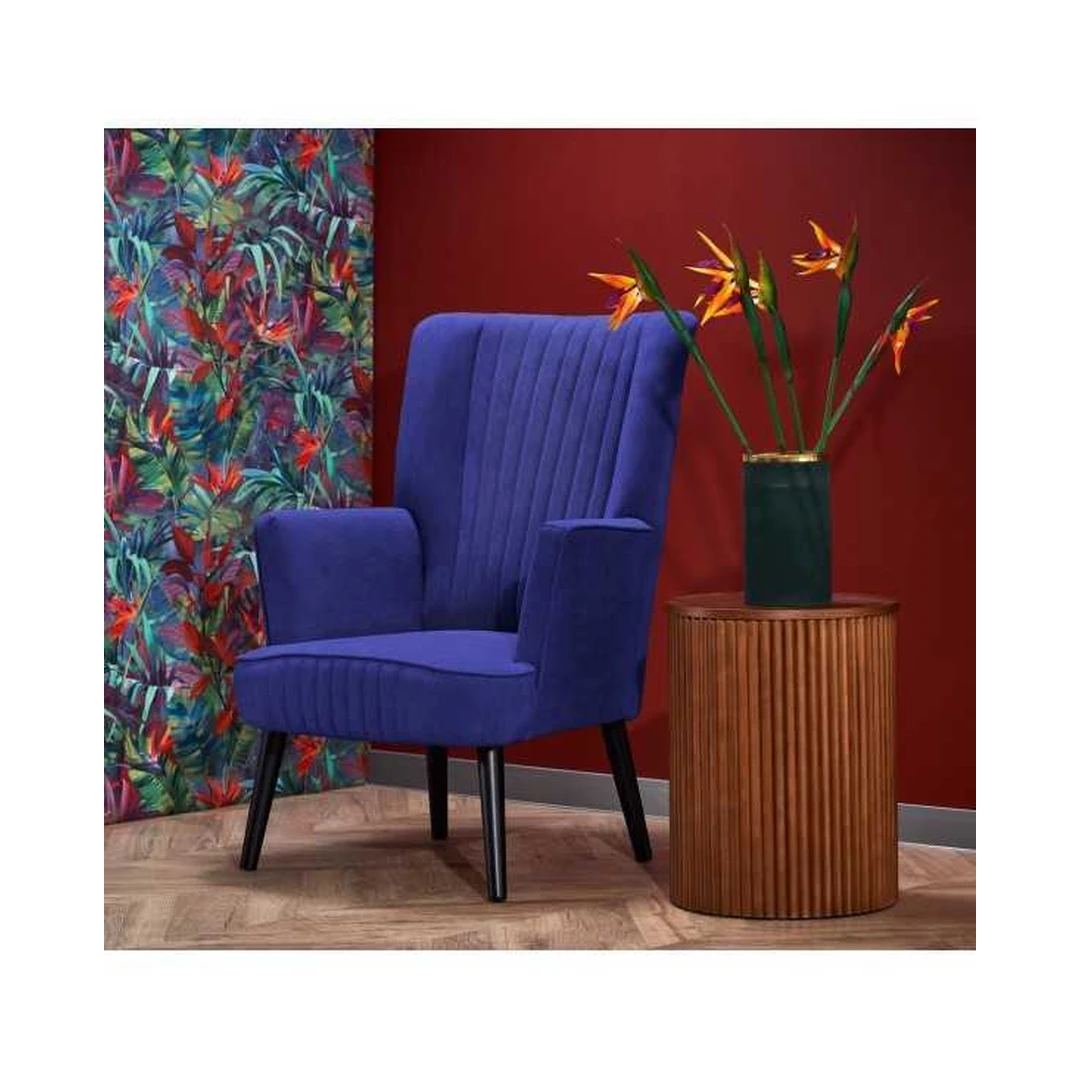 Erdvus tamsiai mėlynas velveto sofos stalas su medžio masyvu