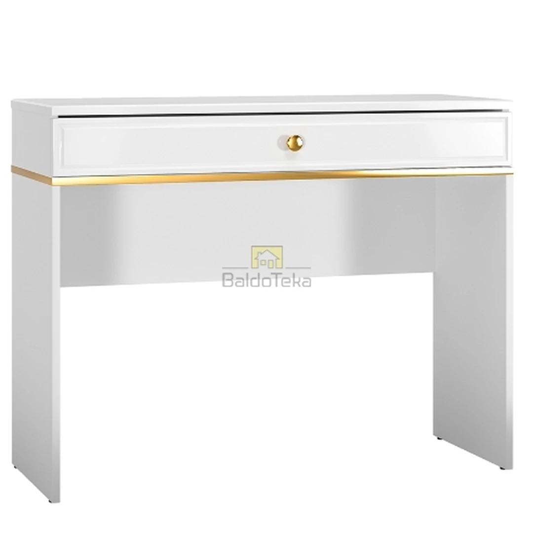 Ergonominė spinta su metalinėmis rankenėlėmis