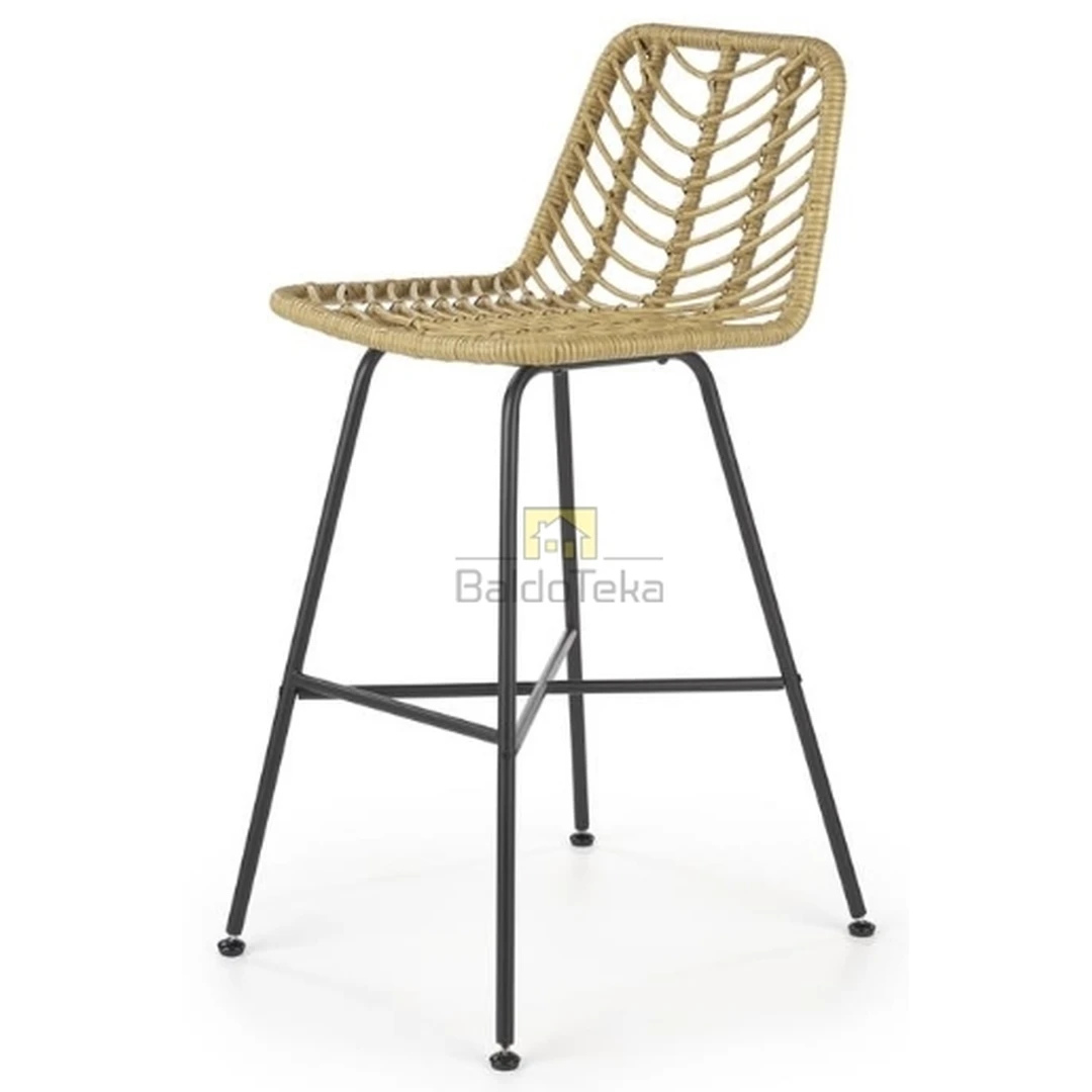 Stylingas su sintetiniu ratanu ir dažytu metalu