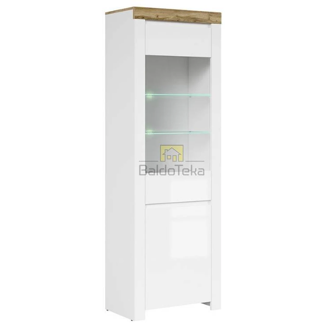 Moderni spintelė su tylaus uždarymo sistema ir apšvietimu