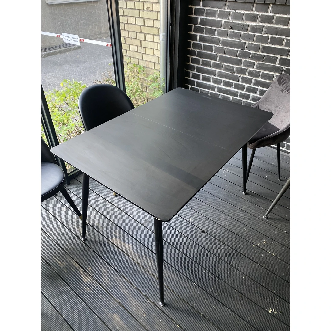 Išskleidžiamas stalas su defektais – puikus pasirinkimas