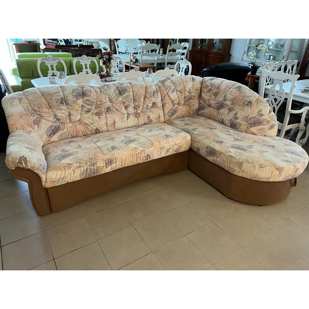 Vokiškas kampas su miego funkcija – patogus ir erdvus