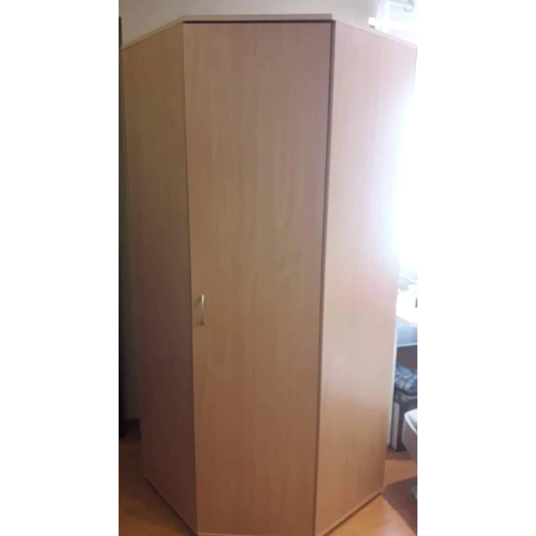 Kampinė spinta puikios būklės