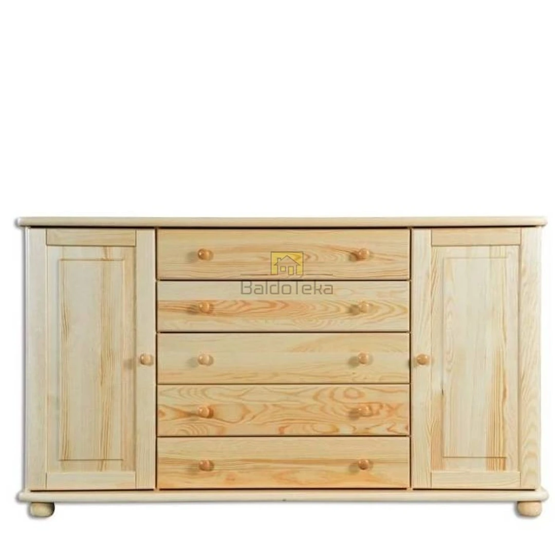 Erdvus pušinės medžio spinta su natūralia tekstūra