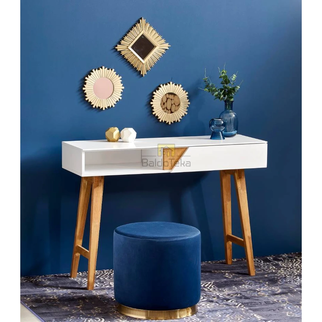 Moderni balta matinė spinta su natūralaus medžio detalėmis