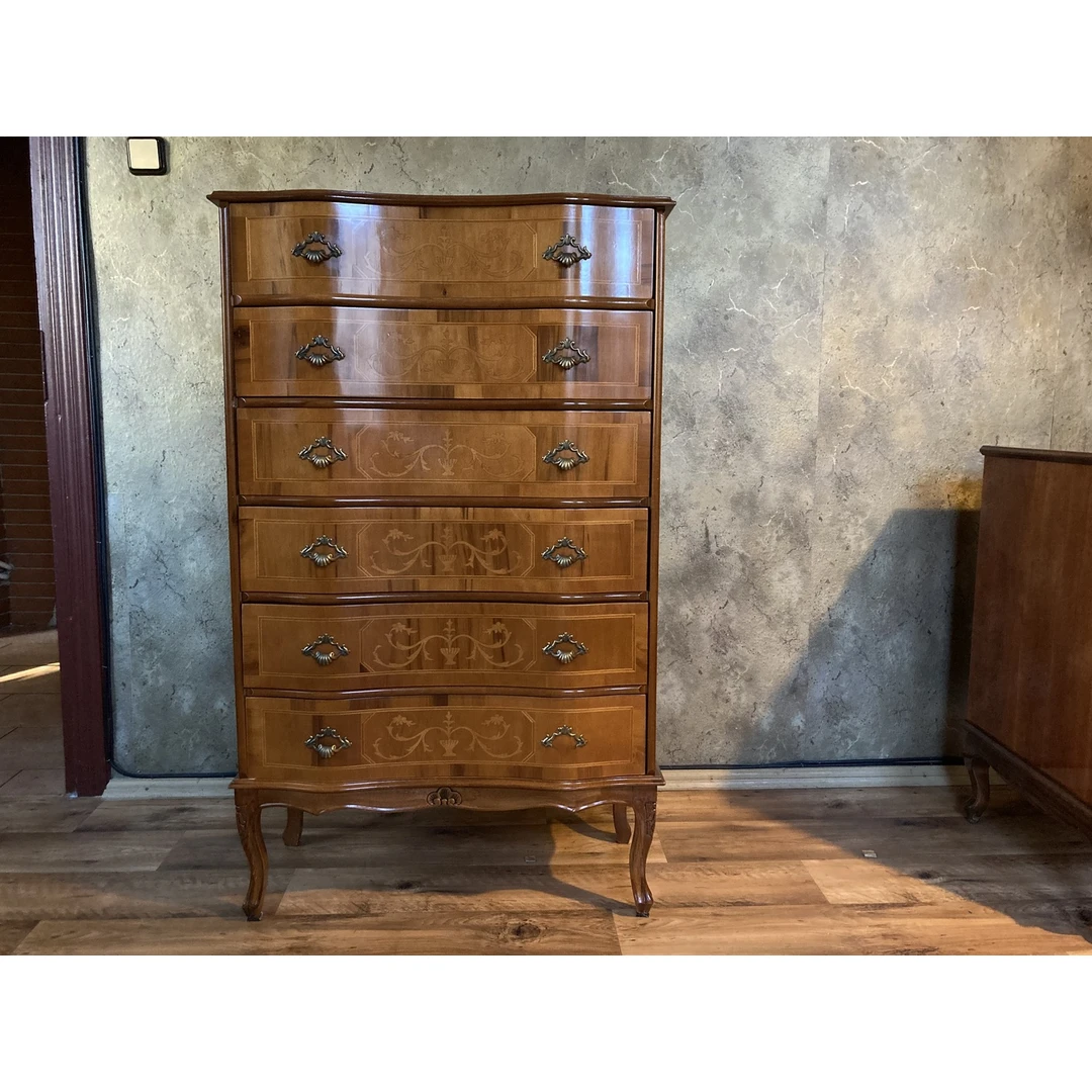 Vintažinė komoda su stalčiais – puikios būklės