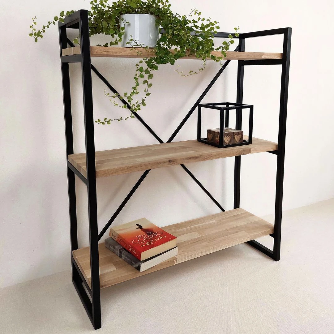 Originalaus dizaino konsolinė lentyna iš metalo ir ąžuolo