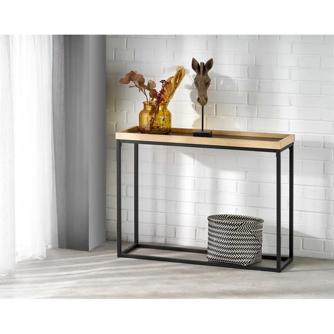 Elegantiška juoda spinta su natūraliu atspalviu