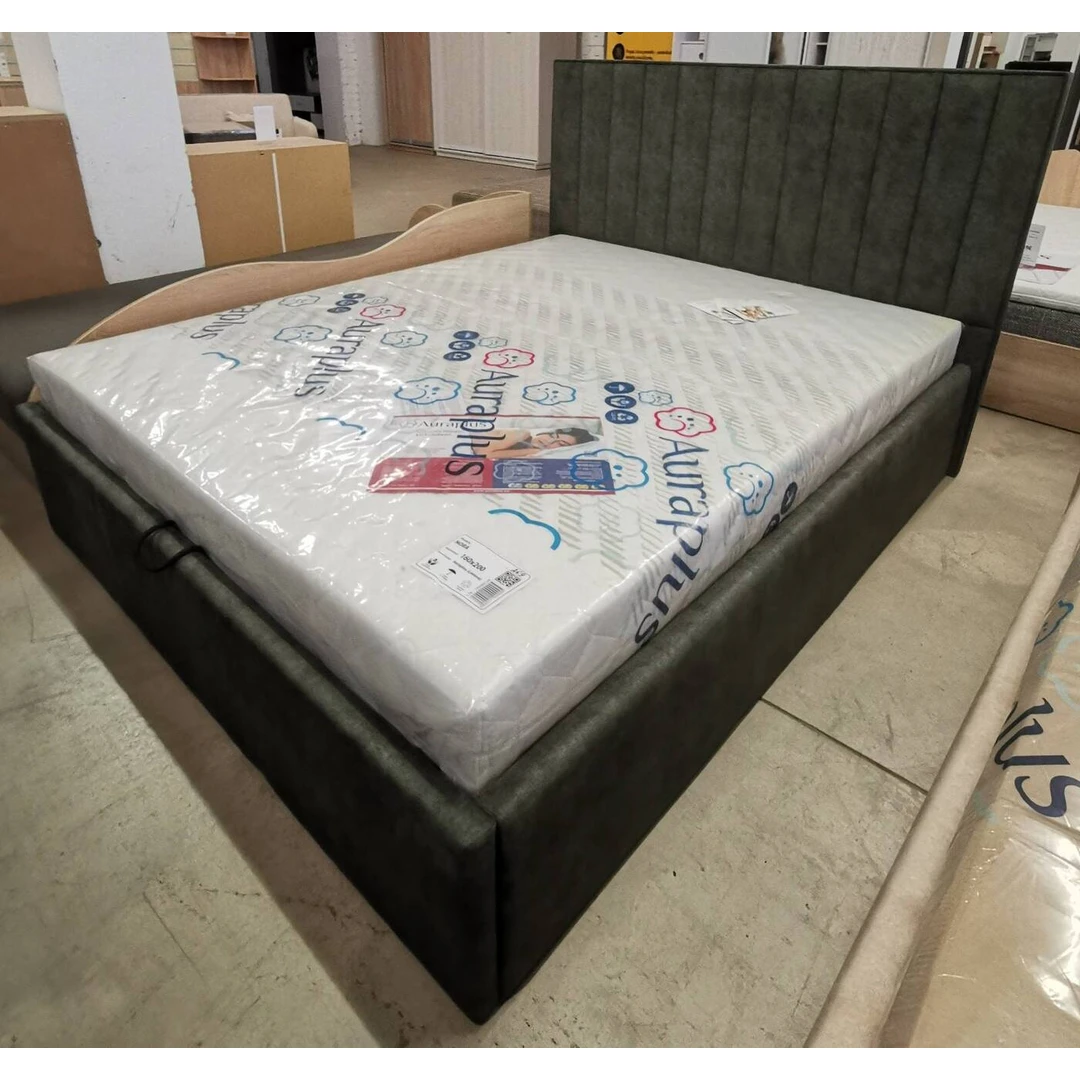 Lietuvių gamintojų lova su keičiamu audiniu ir galvūgaliu