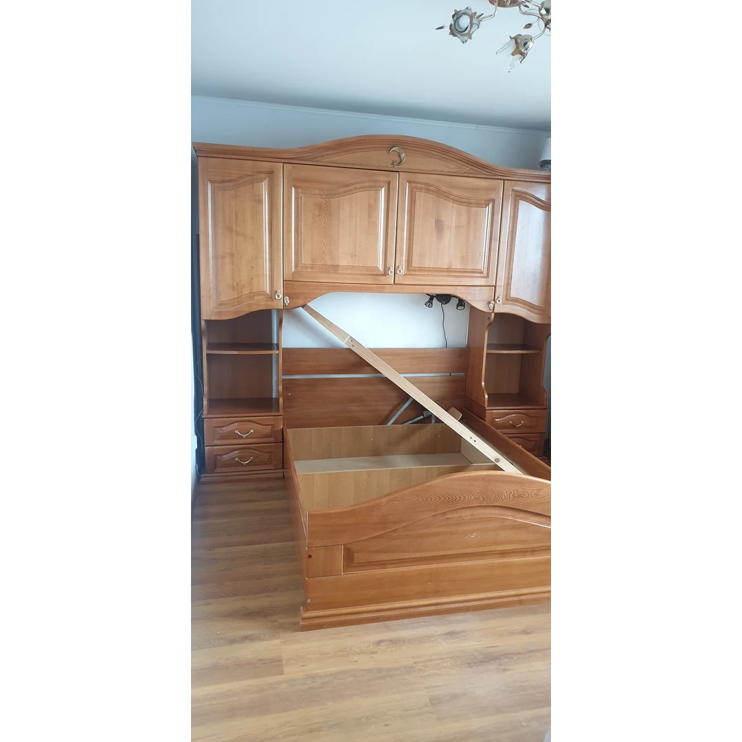 Ergonomiška lova su patalynės dėže