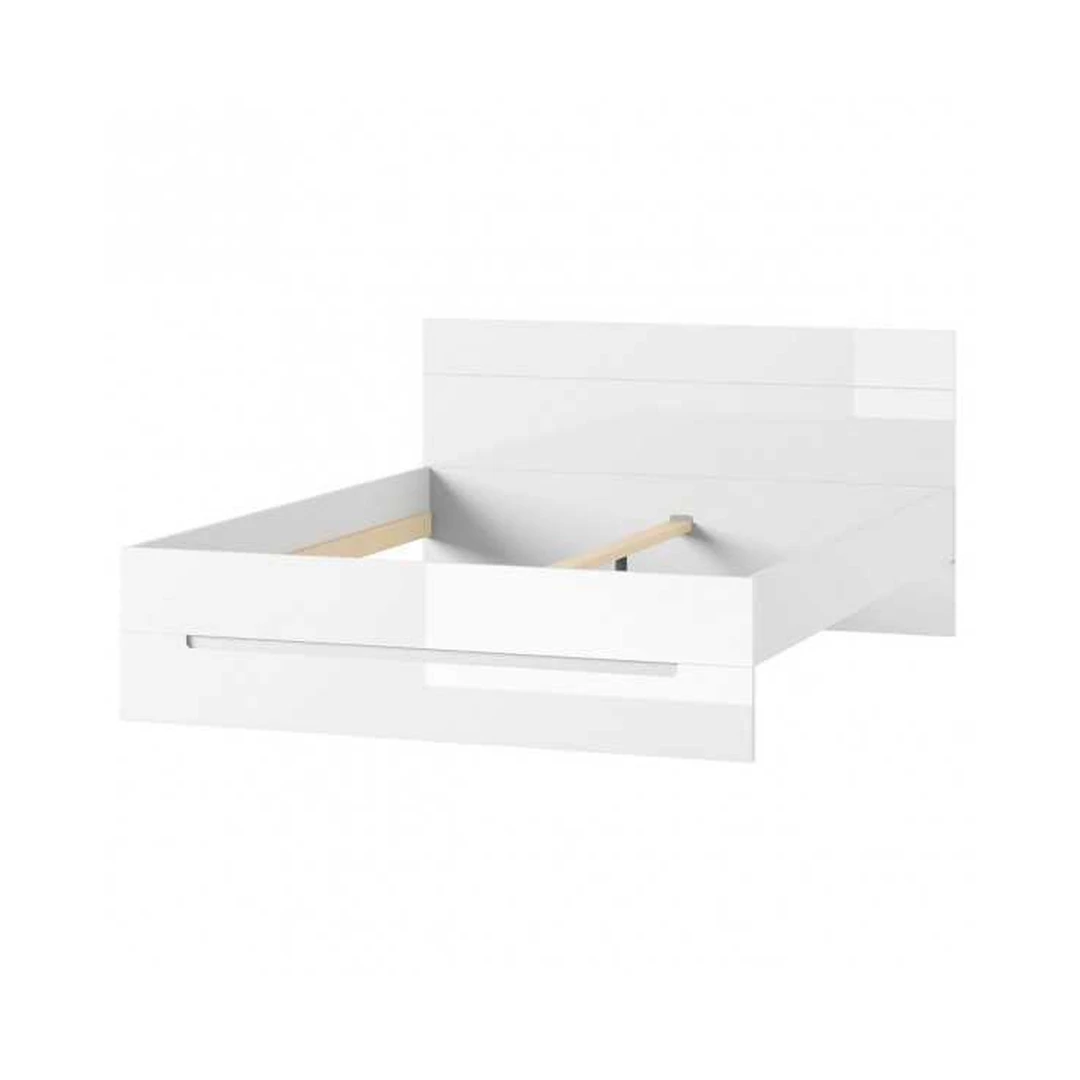 Šiuolaikiška lova su stalčiais