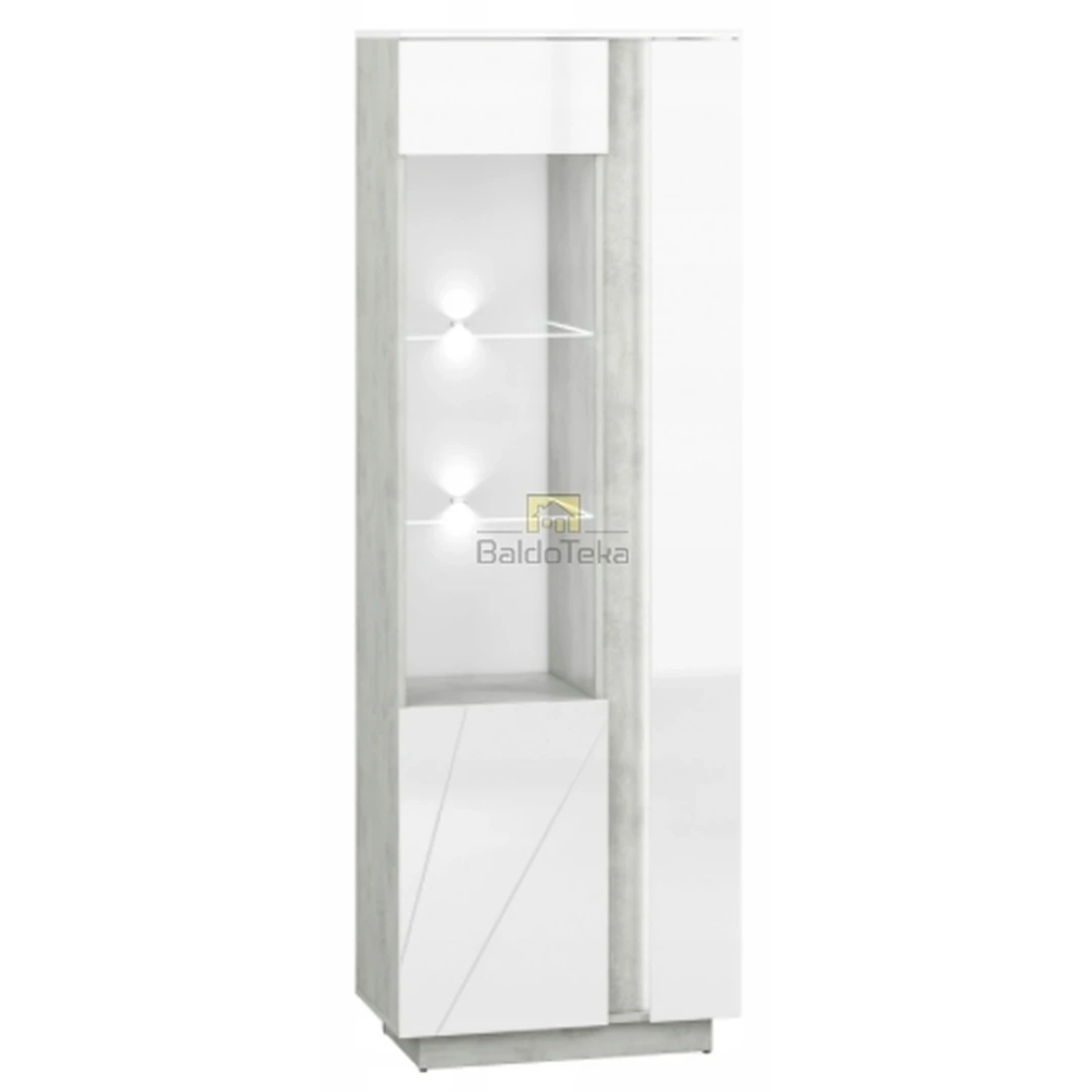 Šiuolaikiška spinta su apšvietimu – balta blizgi ir pilkas betonas