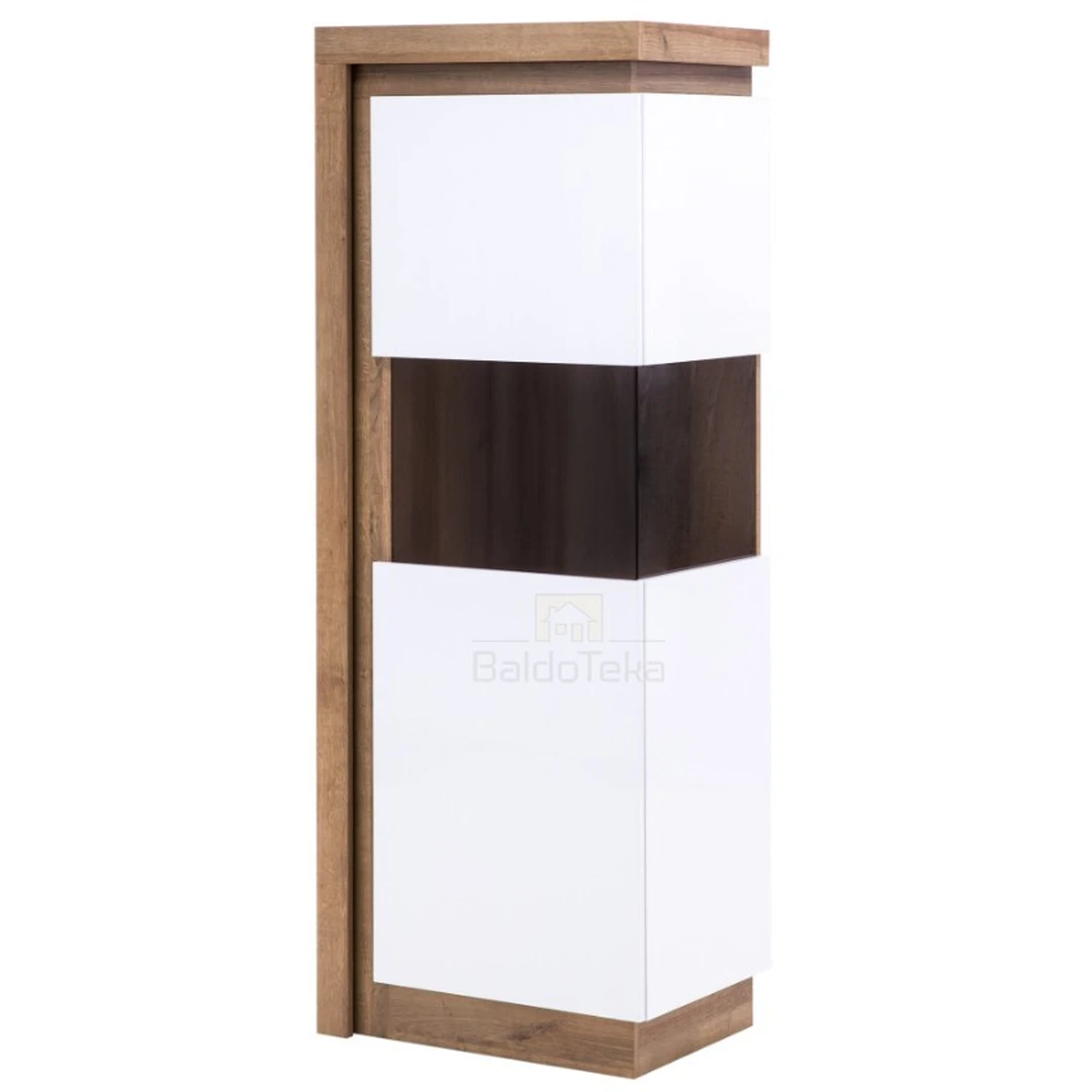 Šviesaus ąžuolo spalvos spinta su blizgiu baltu fasadu