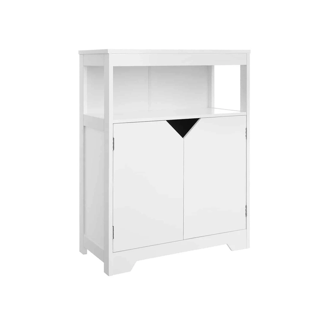 Į marmurą panašus raštas vonios spintelėje