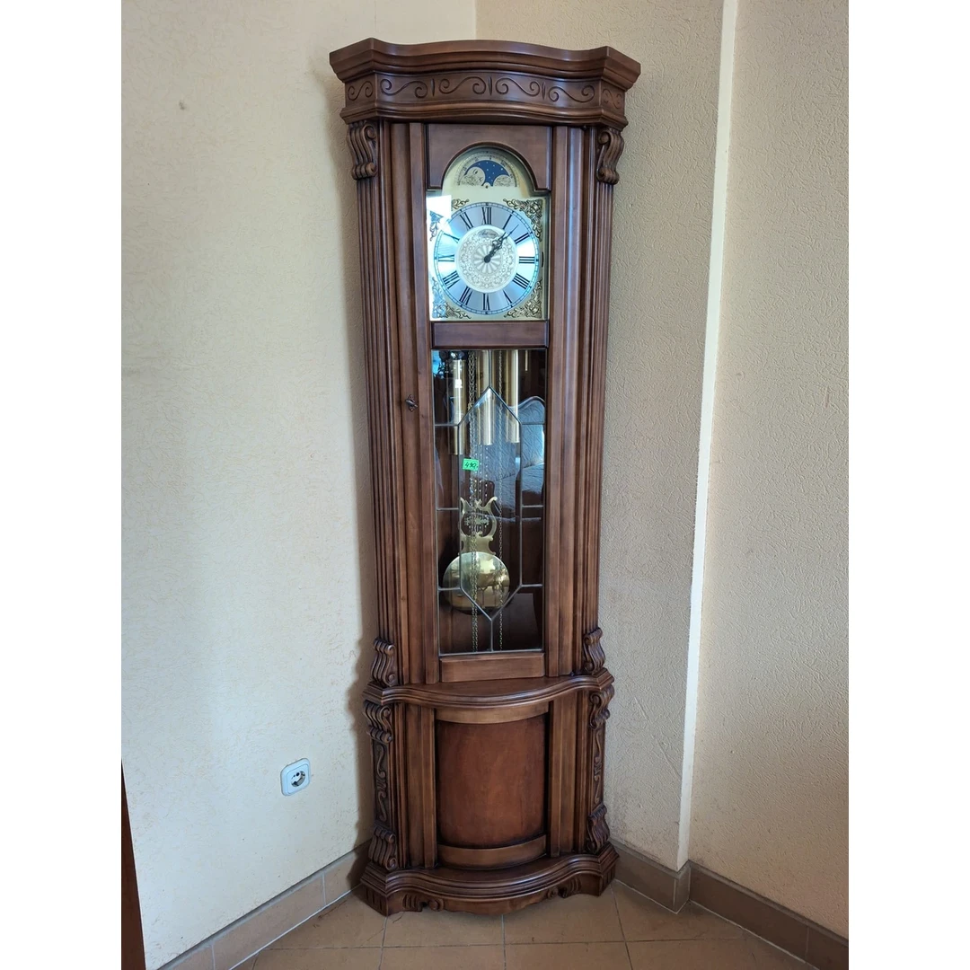 Šiuolaikiškas medinis spintos kompleatas su stiklo durimis