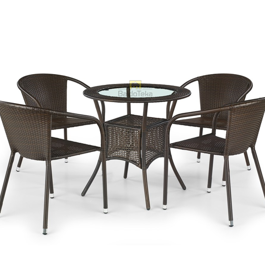 Elegantiškas stiklo stalas su ratanu – tamsiai ruda