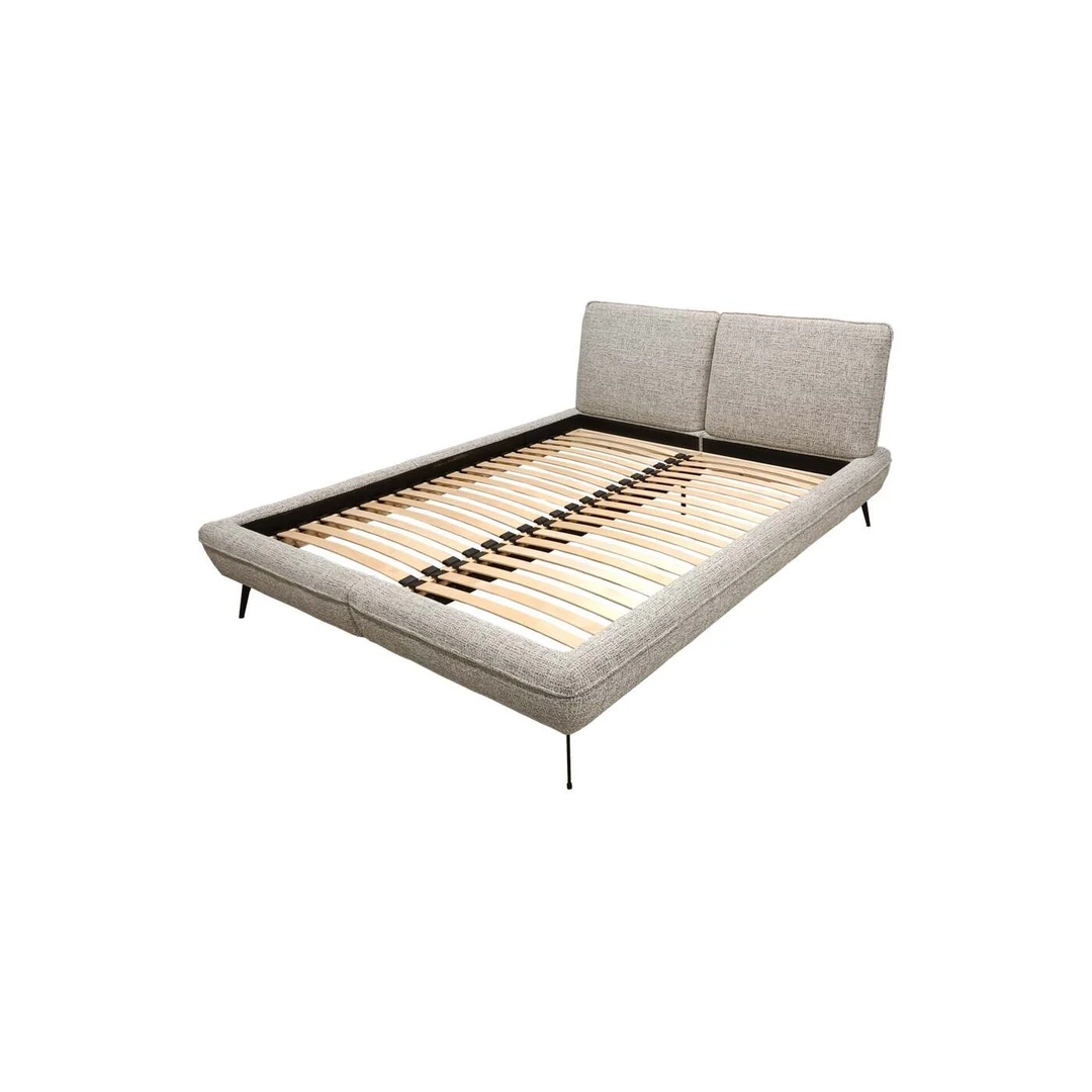 Elegantiška sofos komplektacija su minkštais pagalvėmis