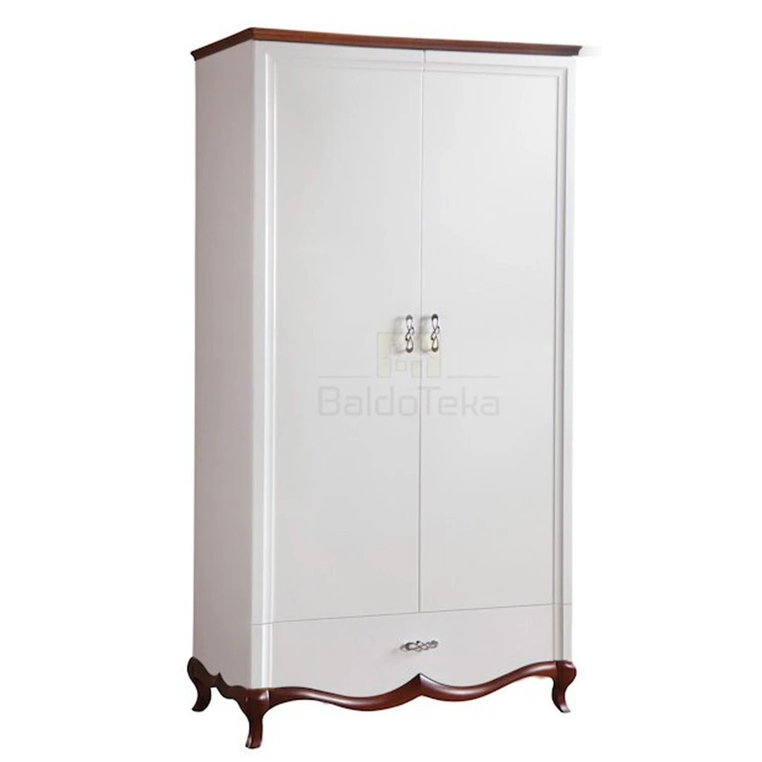 Šiuolaikiškas stalas su metalinėmis rankenėlėmis