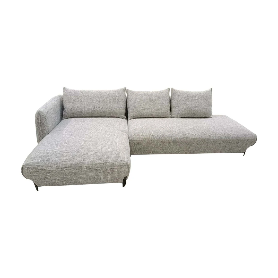 Elegantiška minkšta sofa – puikus akcentas jūsų svetainei