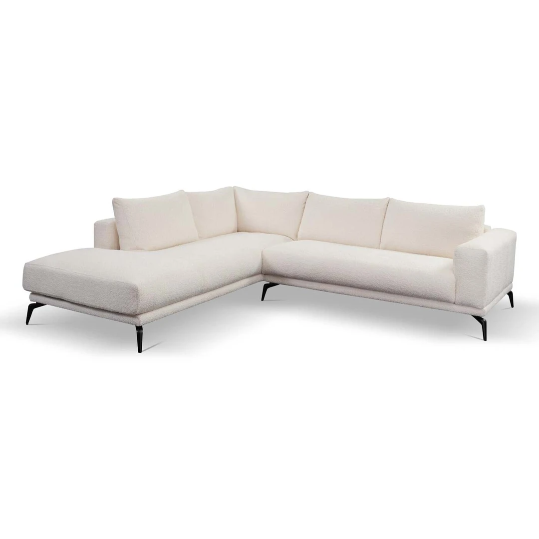 Elegantiškos minkštos sofos – jaukumo ir stiliaus derinys